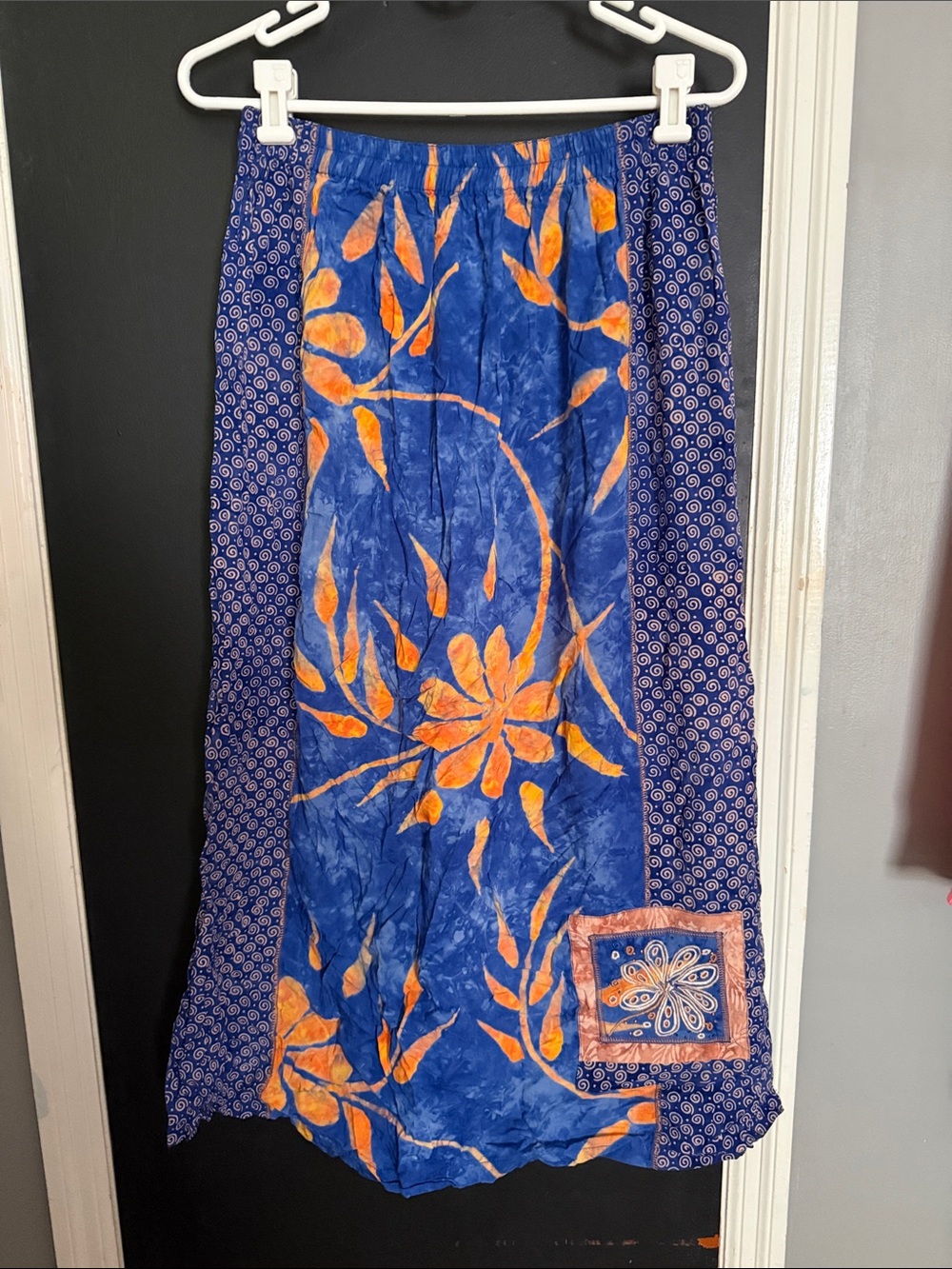 Bali Emerald Batik Midi Elastic Waist Skirt Size: XL Length: 33.5”